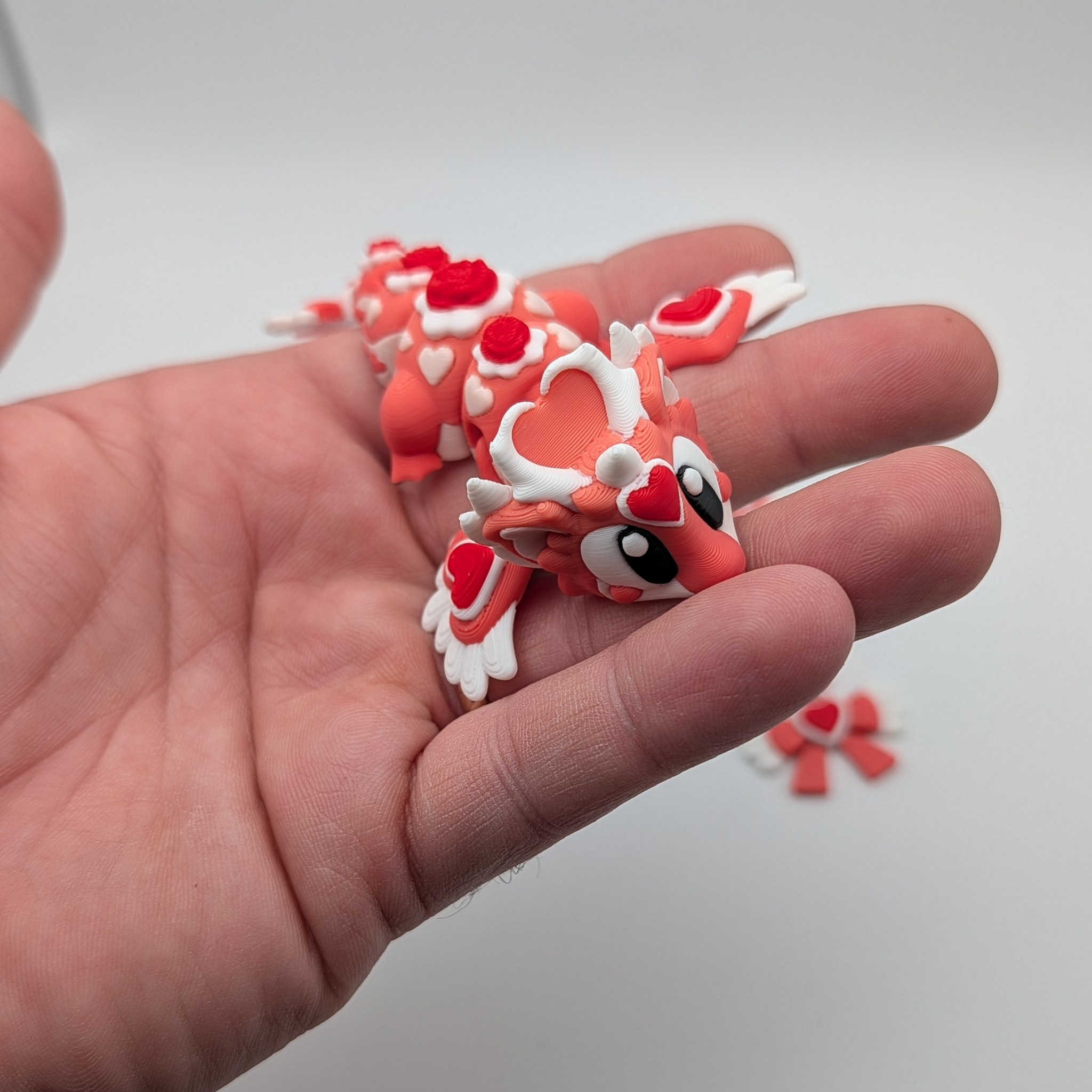 HeartSeeker Mini Dragon & Winged Egg Container